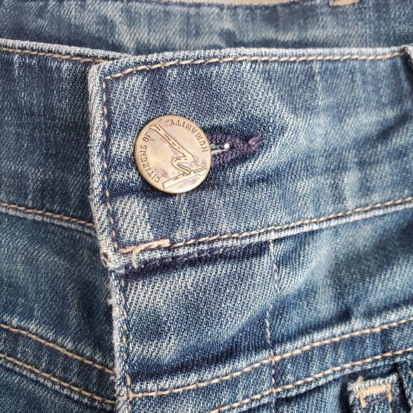Citizens of Humanity Distressed Cutout shorts Size 28 - Picture 7 of 14